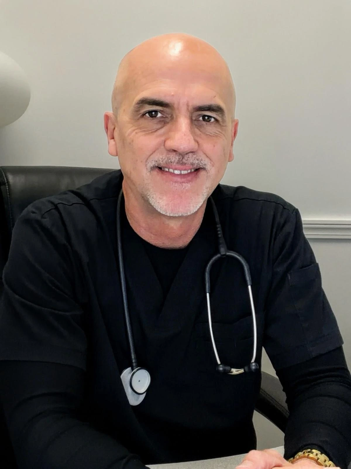 Médico principal de Clínica Mundo Latino